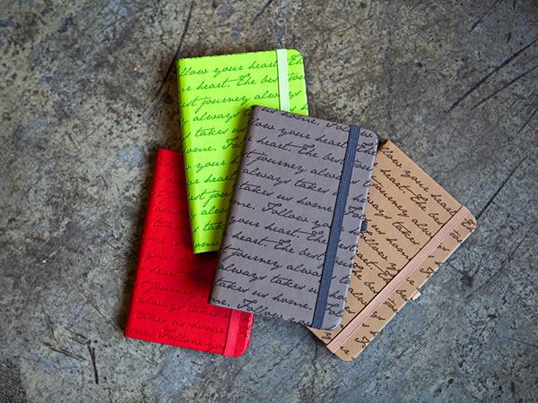 Cuaderno tipo Moleskine, diarios con tapas de cuero, cierre con banda elástica, accesorio para colocar lapicero