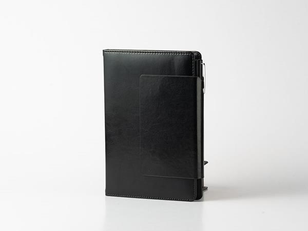 Cuaderno de cuero sintético con hebilla magnética, penholder, accesorio para colocar lapicero, 80 páginas punteadas