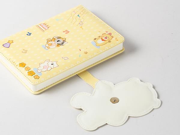 Cuaderno de cuero sintético con hebilla magnética, tapa con diseños variados, cuero ecológico, 80 páginas en blanco