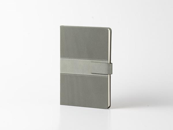 Cuaderno de cuero sintético con hebilla magnética, 80 páginas cuadriculadas