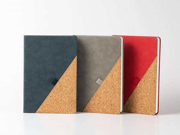 Cuadernos A5 de cuero de dos colores en contraste, accesorio porta lapicero, tapas de cuero sintético y cuero de corcho, 80 páginas rayadas